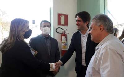 Em Itaúna, Secretário Estadual de Saúde  visita Hospital Manoel Gonçalves