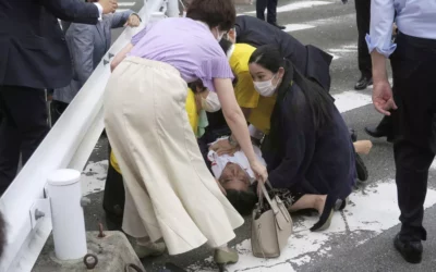 Ex-premiê do Japão Shinzo Abe é morto a tiros durante campanha